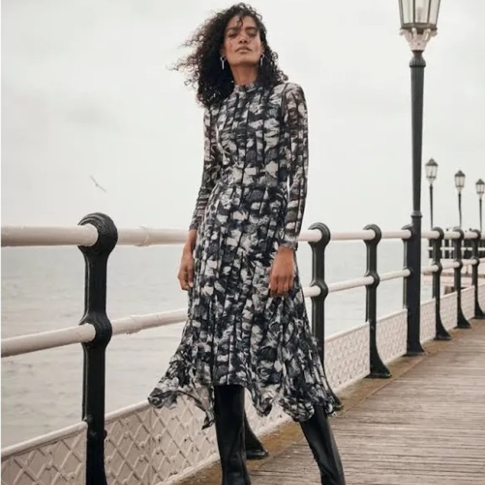 Elegant Black and White Patterned Dress